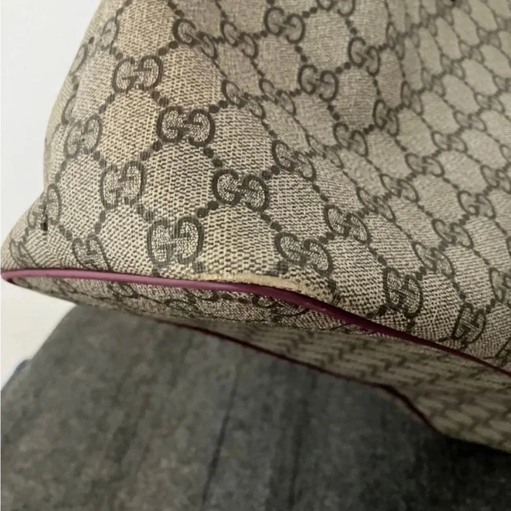 Gucci Beige and Pink Signature Tote - Picture 5 of 8